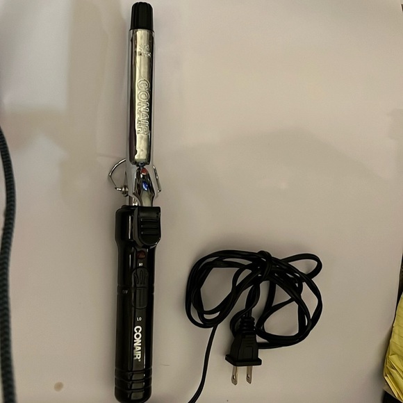 Conair 3/4” round curling iron. - Picture 1 of 2